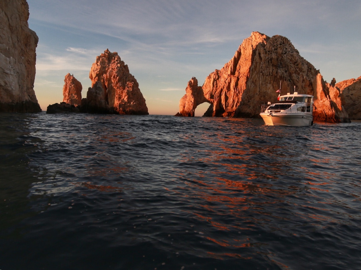 45' Searay Motoryacht for charter in Cabo!